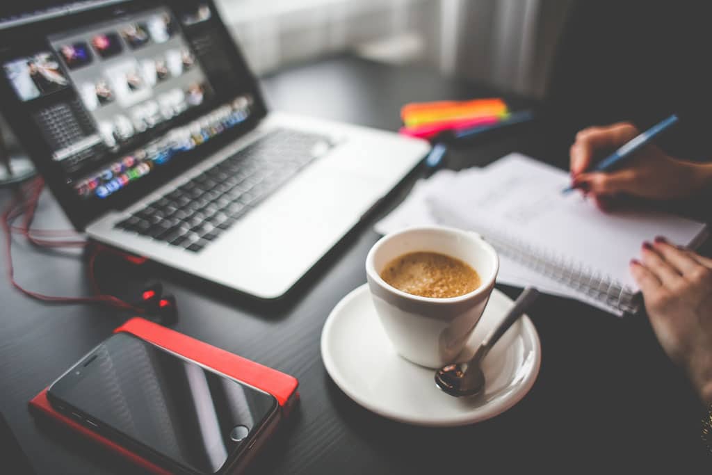 Working from home pro and cons 1 Mariam Cheaitou Bazzi Home office